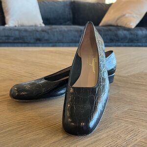 Black Leather Alligator texture Ferragamo Low Pumps 9.5 4A